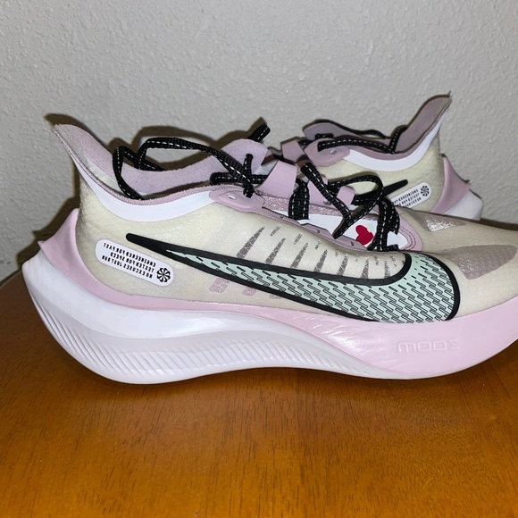 Nike Zoom Gravity “U Complete Me”- women’s running shoes Size 7.0 - Picture 7 of 8